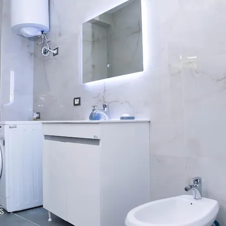 Agron's アパート *